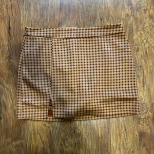 Tan and Brown Checkered Women's Pickleball Skirt With Under Shorts Size XL
